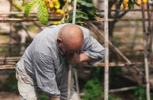 W skutek choroby rolnik jest niezdolny do pracy, kiedy i na jak długo przysługuje mu zasiłek chorobowy?