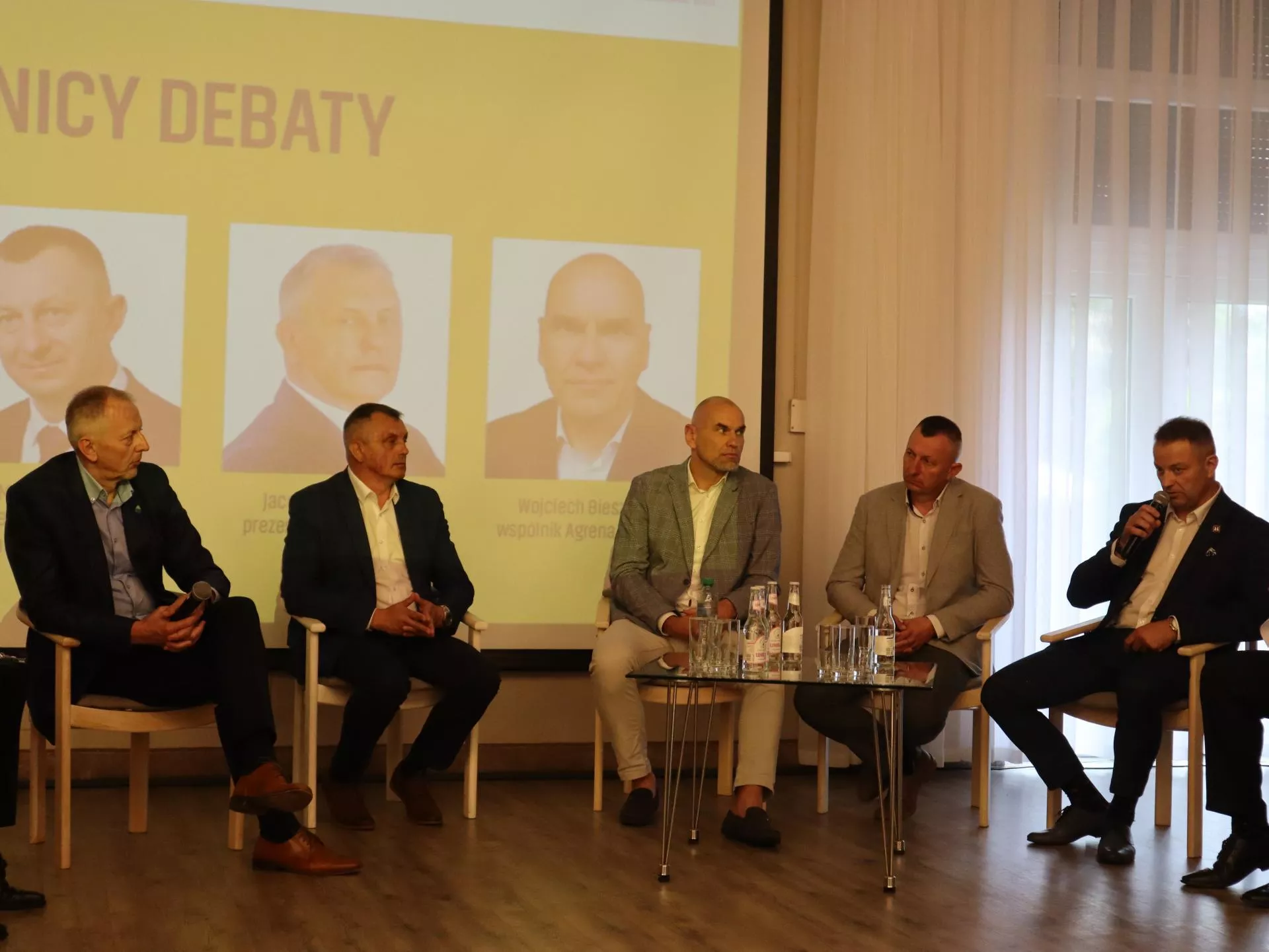 Ceny zbóż w tym sezonie będą płaskie. Trzymać pszenicę czy sprzedawać?