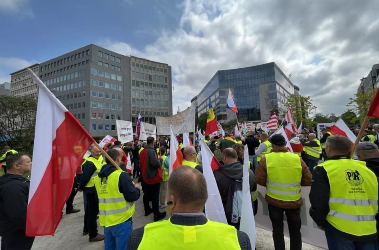 Rolnicy jadą na Brukselę. "Zdrada w środku żniw"