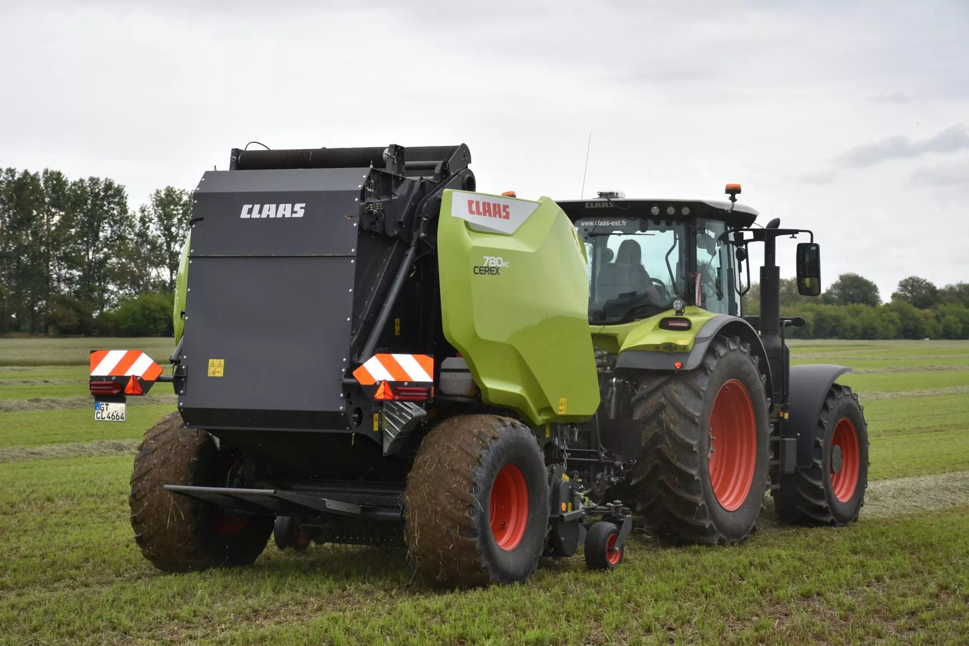 Claas CEREX 700 RC. Nowa prasa zmiennokomorowa z maksymalnym zgniotem