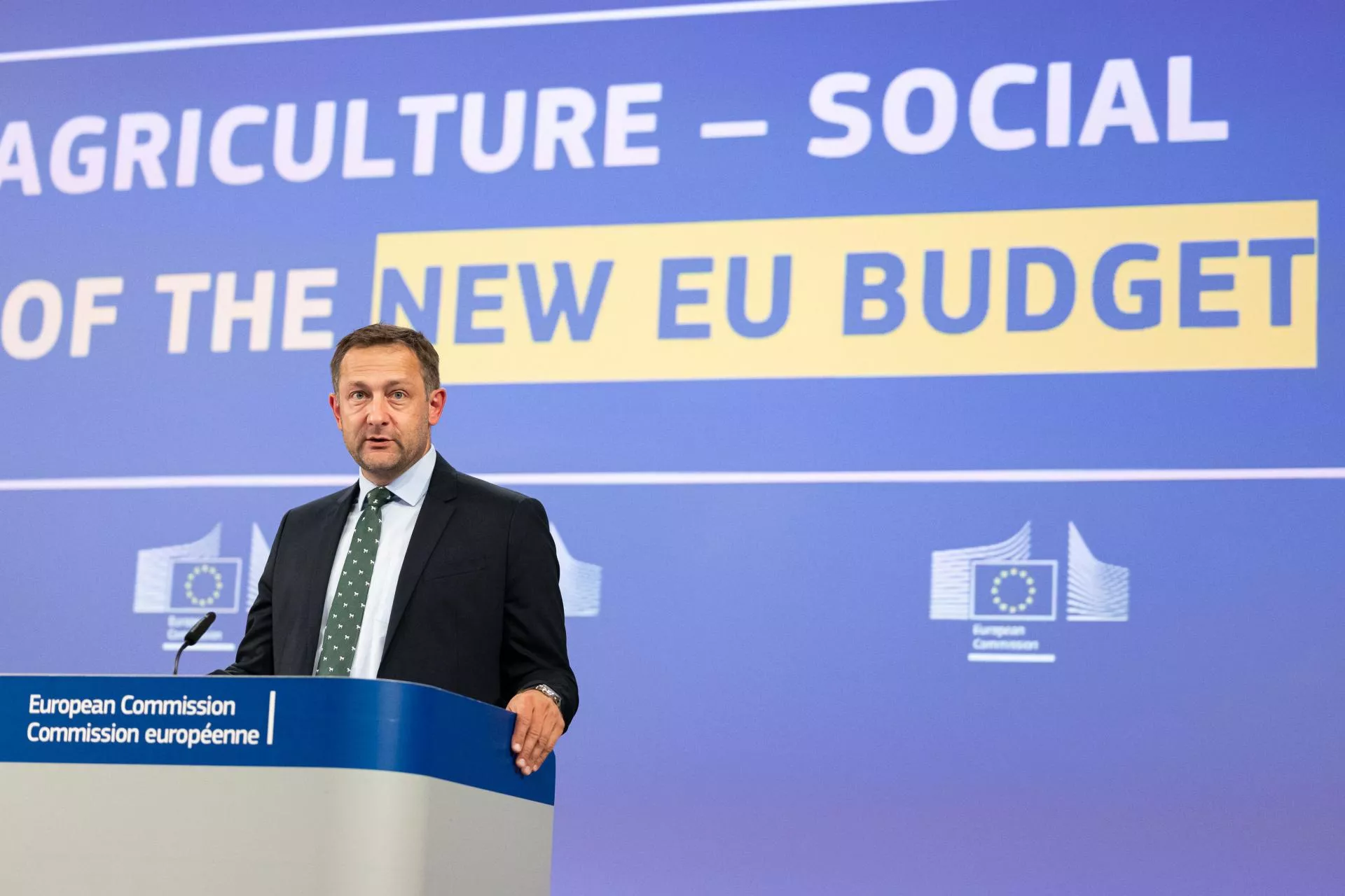 Płatność dla małych dwa razy wyższa, dopłaty ścięte o 75 proc. KE ujawnia plan