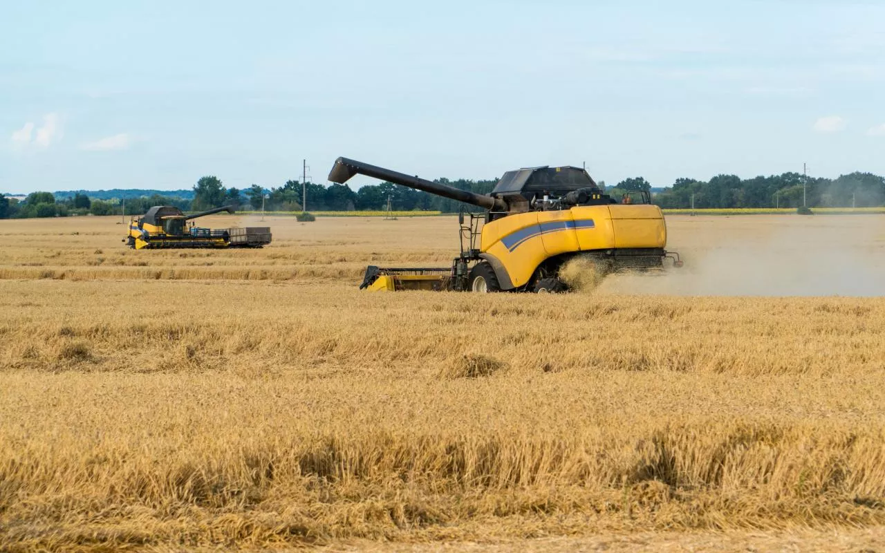 Czy rolnik może zebrać plony na gruncie, na którym wygasła umowa z KOWR?