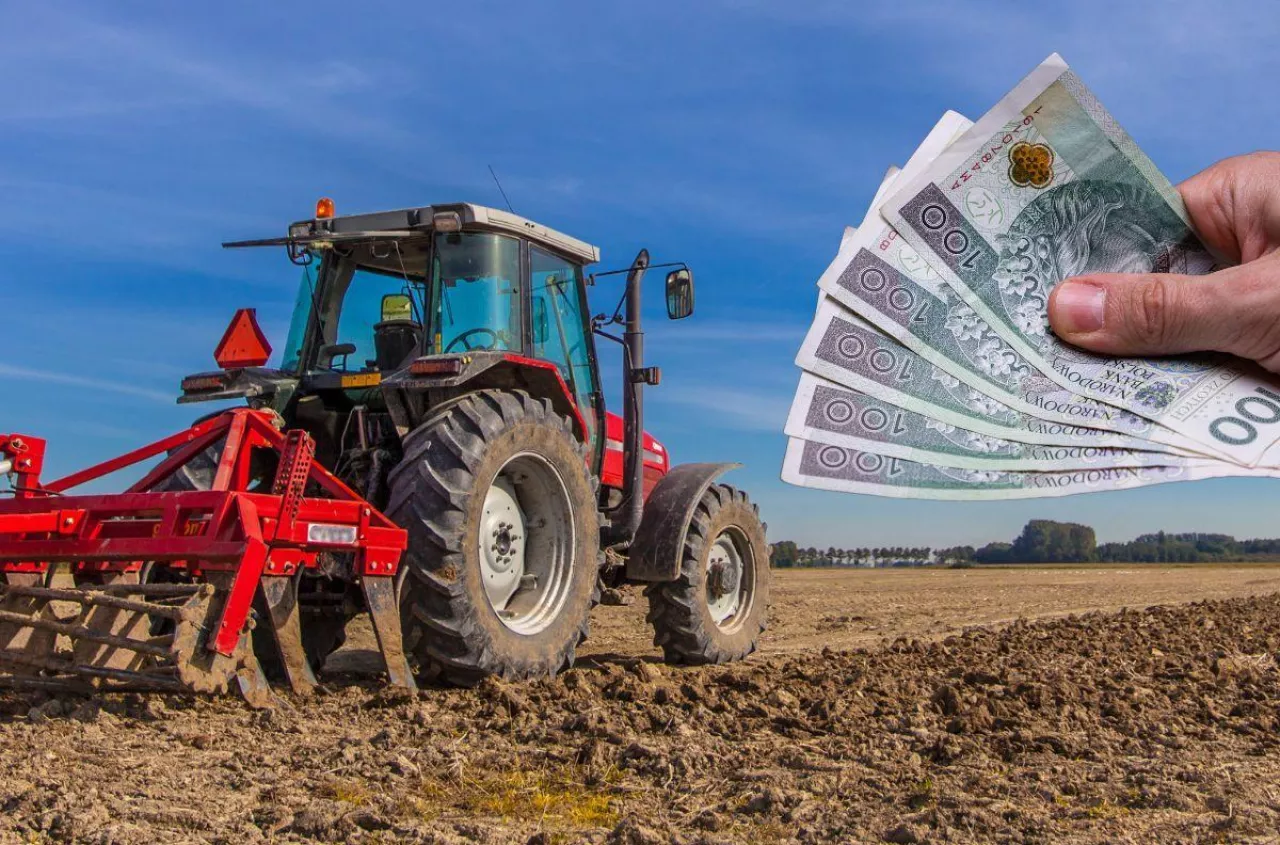 Rolnik kupił ziemię na licytacji. Ma prawo do zwolnienia z podatku rolnego?