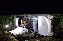 Kierowca auta uciekł w pole kukurydzy, gdzie ukrywał się przez kilka godzin.
