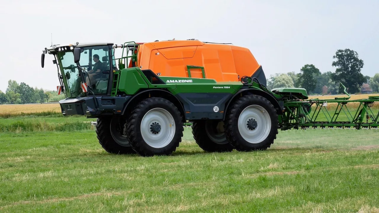 Podczas Akademii Amazone prezentowany był największy samojezdny opryskiwacz Pantera 7004