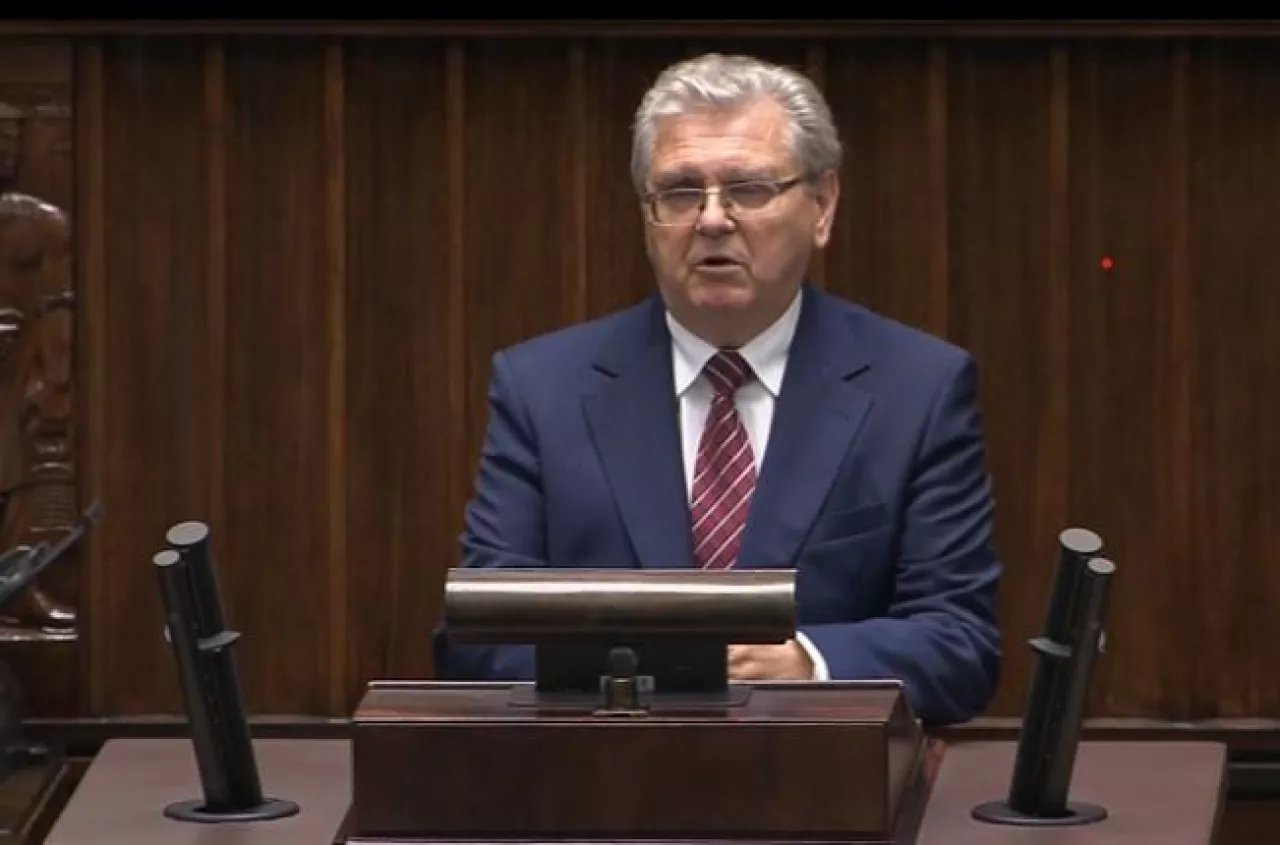 Awantura w Sejmie o przetargi na ziemię. „Walizka pieniędzy na stół i po sprawie"