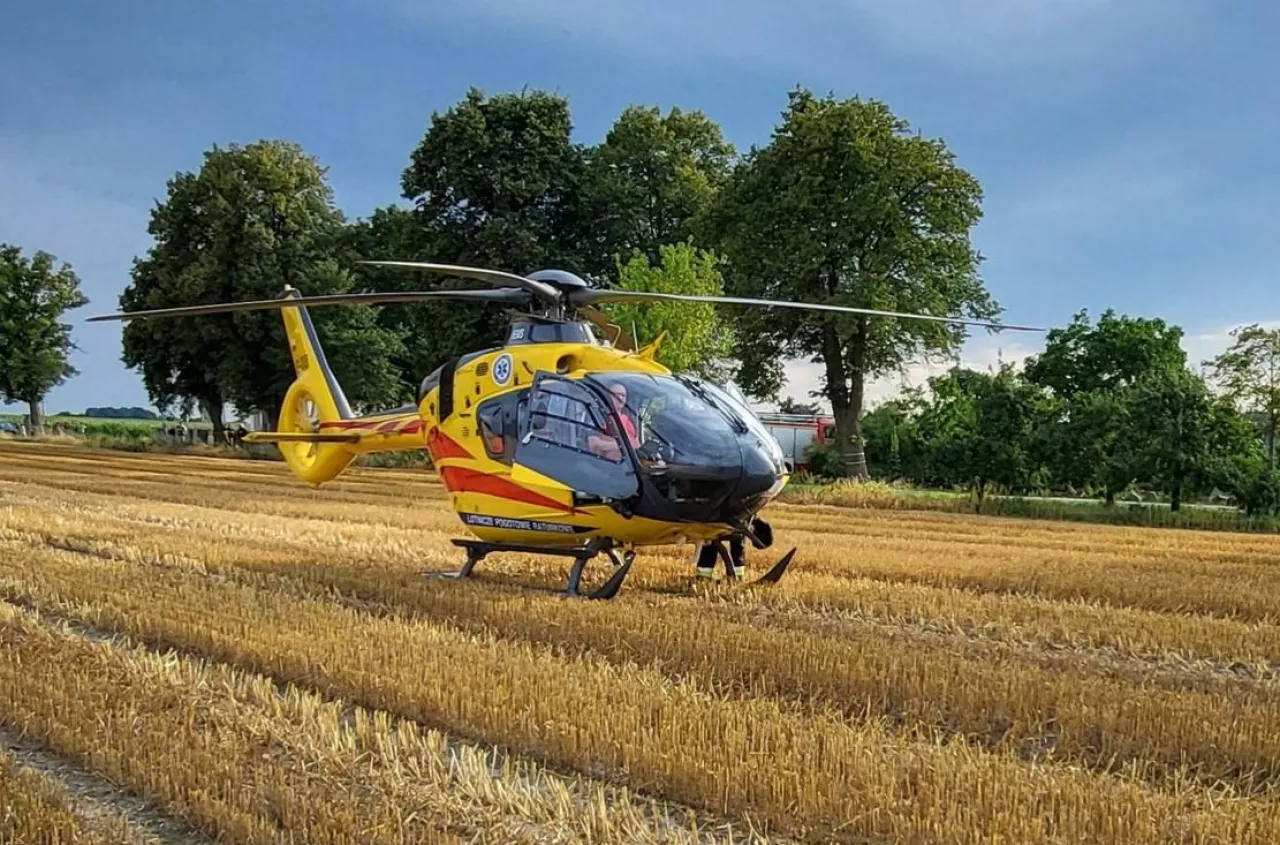 Koszmarny wypadek przy żniwach. Maszyna wciągnęła rękę rolnikowi