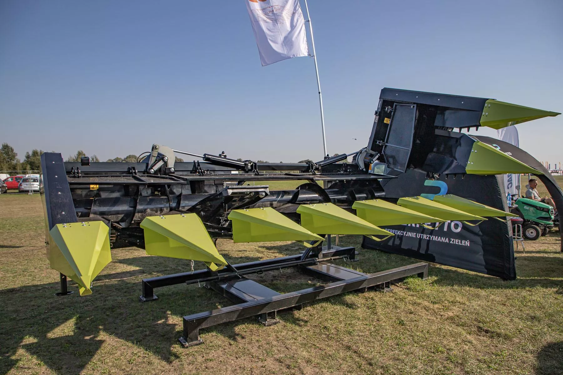 Kukurydza i słonecznik bez strat. Przystawki Oros na Opolagrze 2025