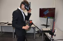 Jest również wirtualny symulator służący do nauki spawania