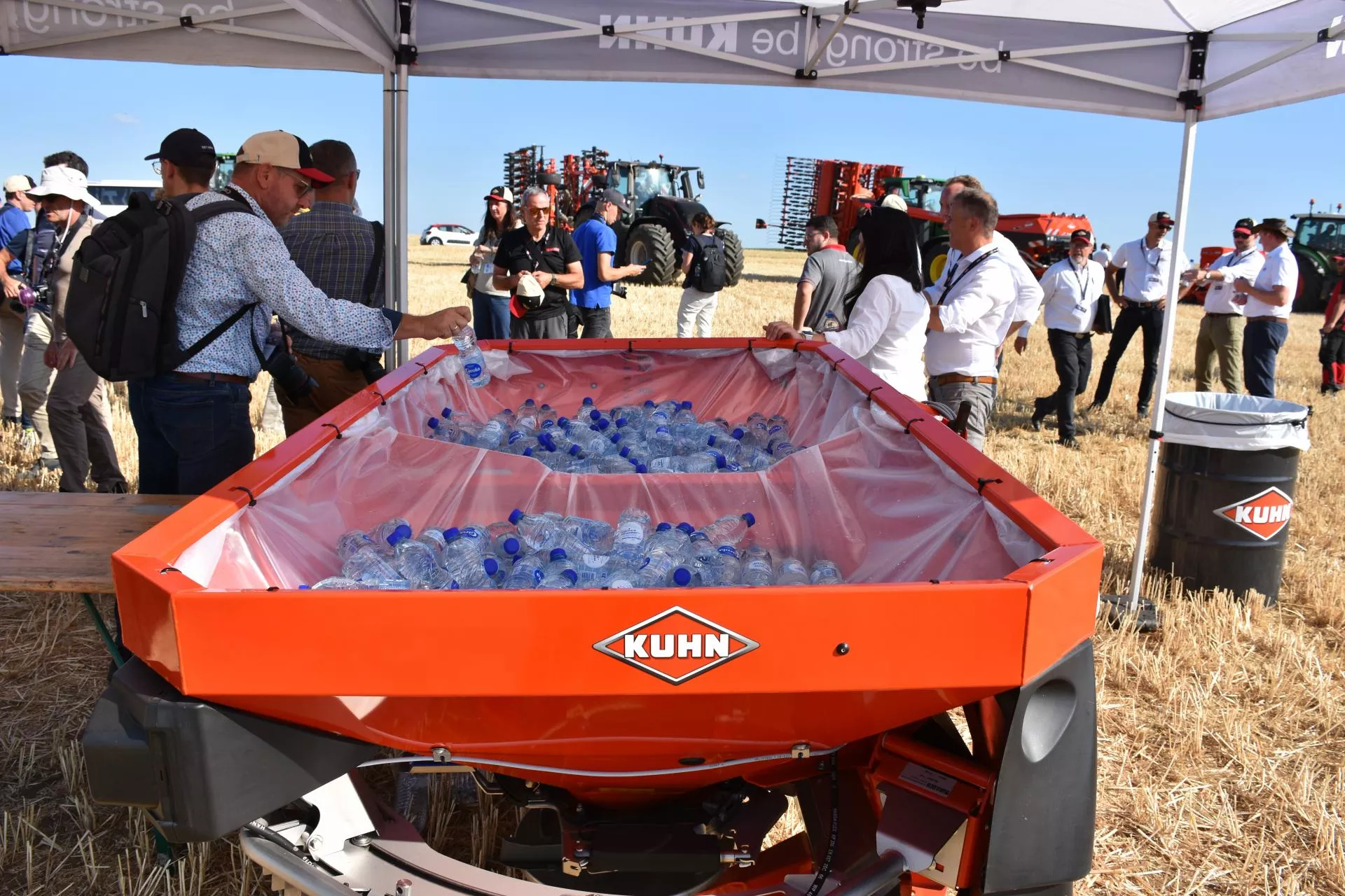 Rozsiewacz 2w1: do nawozów i wody [ZDJĘCIE TYGODNIA]