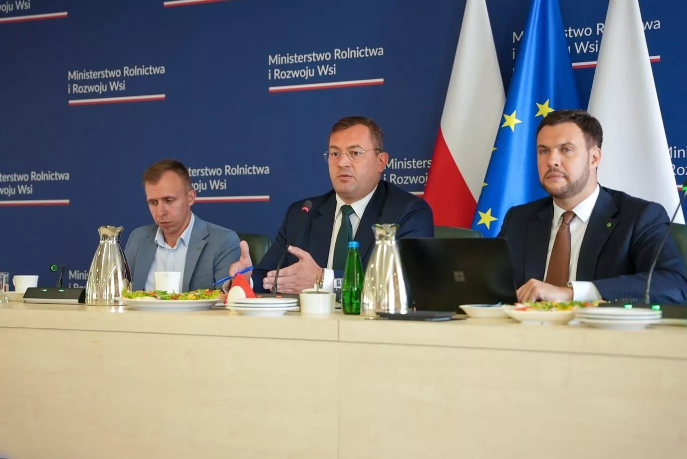 Dłuższe godziny pracy dla ARiMR? Rolnicy: "Nie potrzebujemy takich zmian"