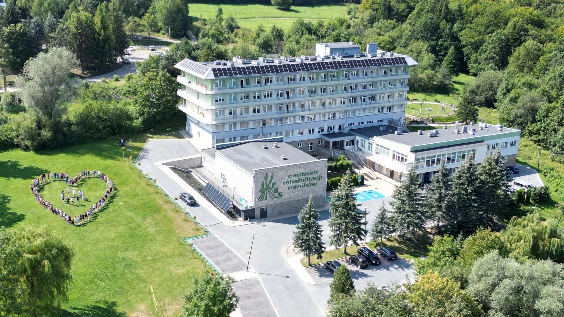 Iwonicz-Zdrój oczami kuracjusza KRUS. Co oferuje sanatorium dla rolników? [WIDEO]