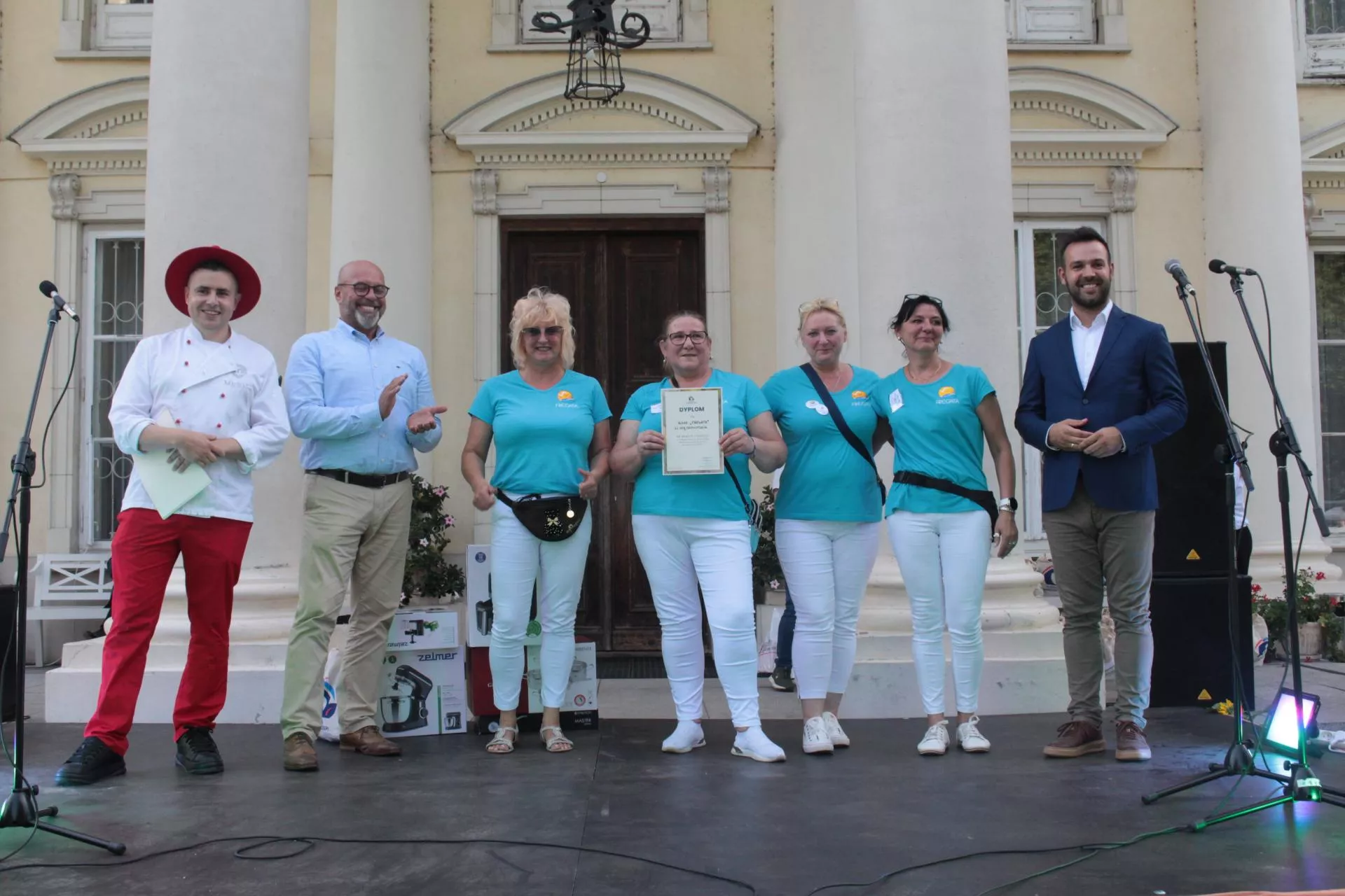 Indyk w szlafroczku i różowa koza. Kulinarne show kół gospodyń wiejskich