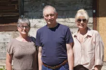 Na zdjęciu (od lewej): Wiesława i Andrzej Durmowiczowie z Katarzyną Walerych – koordyntorem Działu Skupu toruńskiego zakładu OSM Łowicz