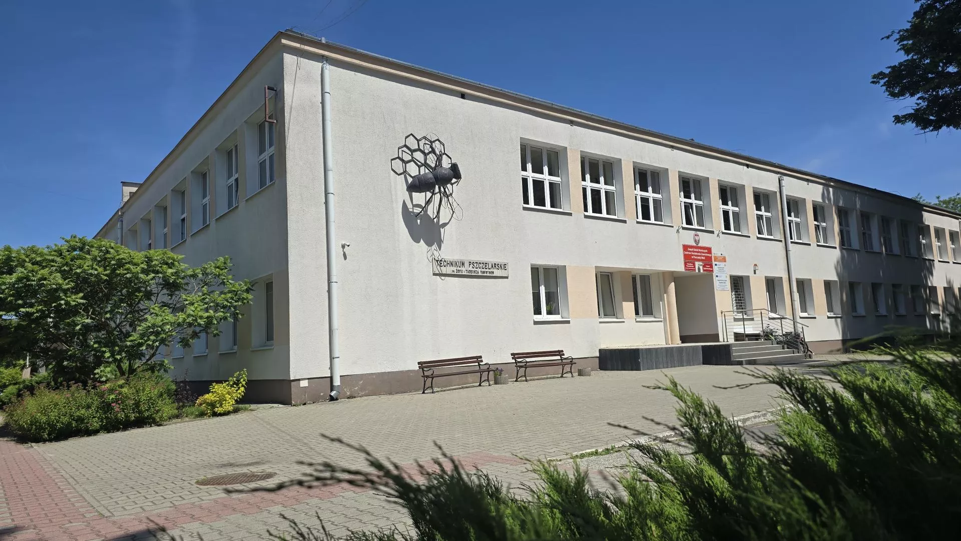 Zjazd Absolwentów Szkoły Pszczelarstwa w Pszczelej Woli – formularz zgłoszeniowy jest już dostępny!