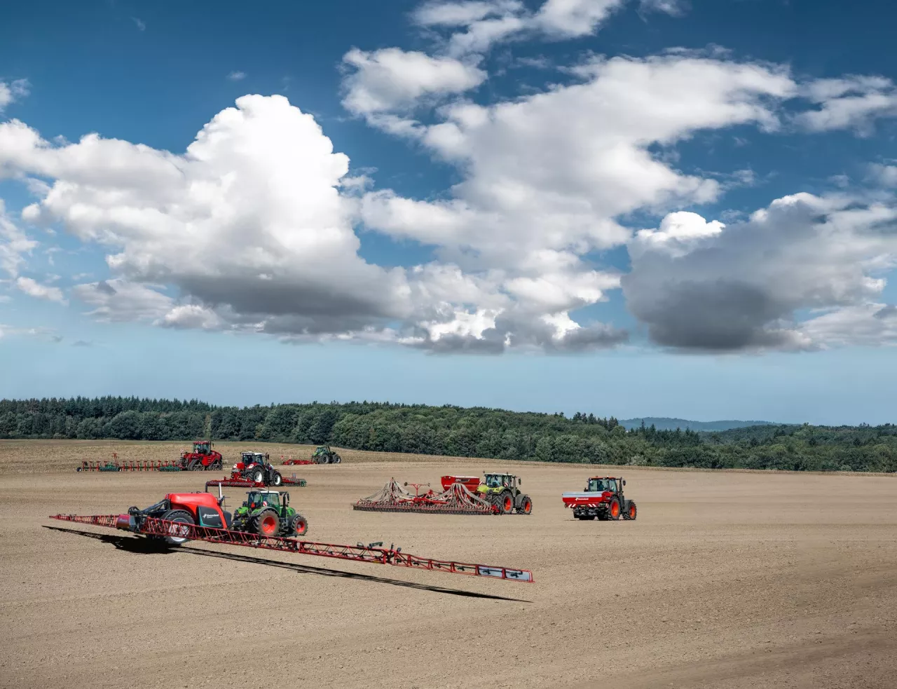Przygotuj glebę na kolejny sezon. Prace pożniwne z częściami Kverneland.