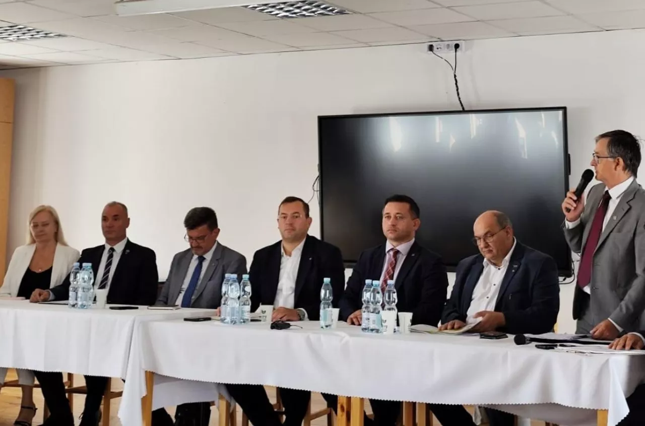 Nie ma gdzie sprzedać zboża. Minister zapowiada pomoc i cenę minimalną