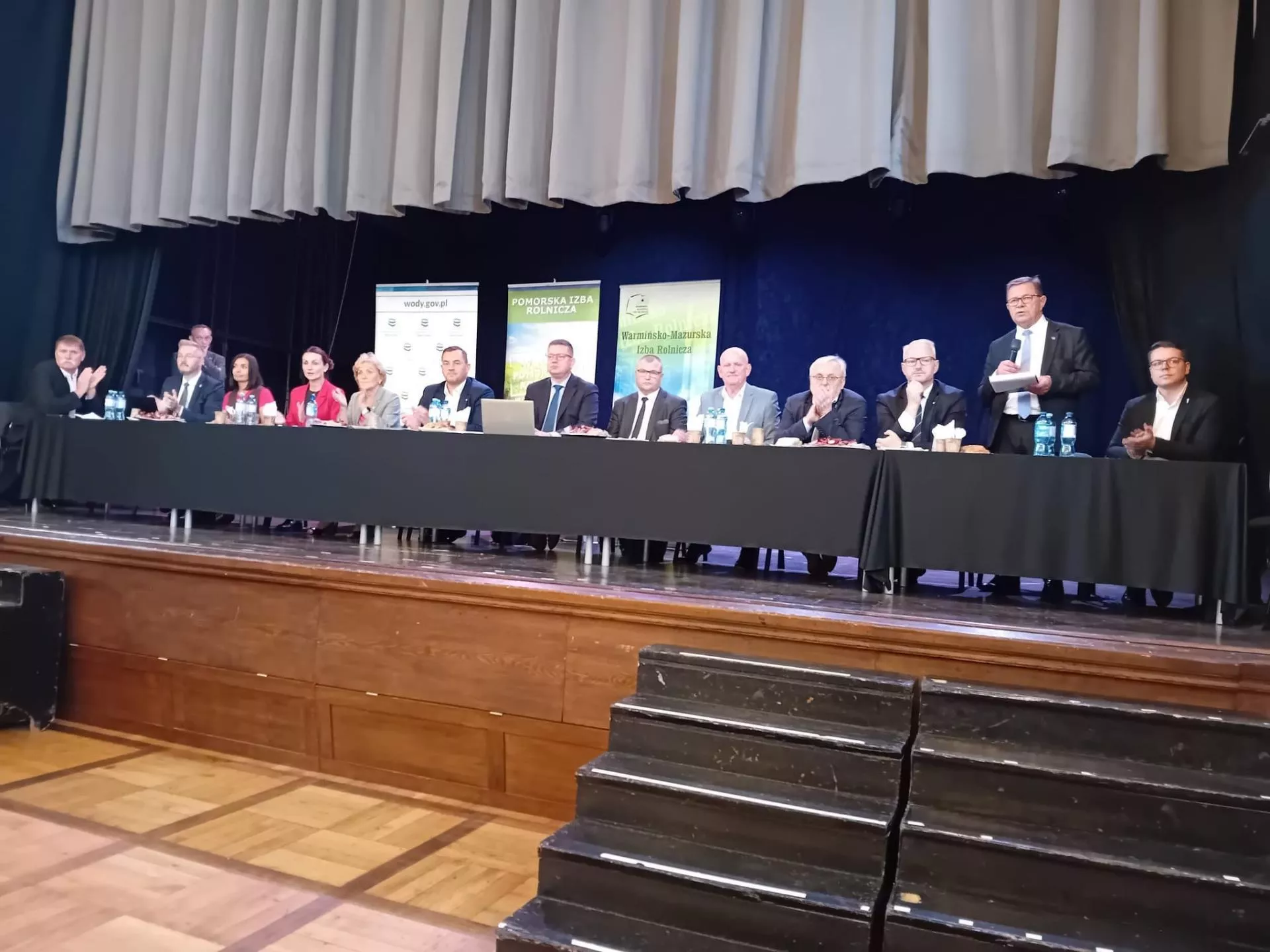 Rolnicy z Żuław wygarnęli ministrowi. „Zero konkretów na 30 dni po powodzi”