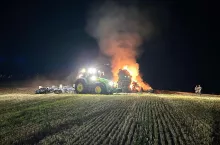 Rolnik bohaterem. Ciągnikiem zatrzymał pożar