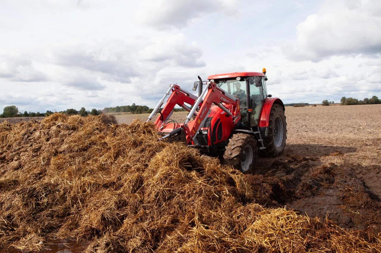 Płyty obornikowe: rolnicy dostali więcej czasu, ale muszą wysłać zgłoszenie