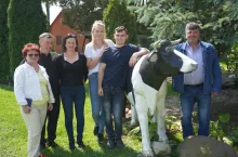 Anna i Adam Ogorzałkowie z rodziną