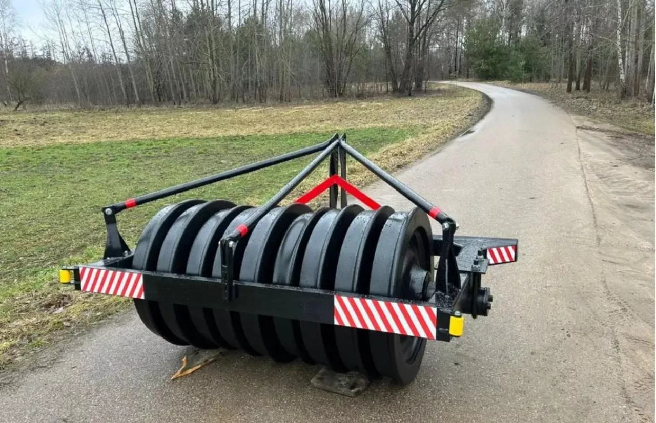 Ile kosztują wały do ugniatania pryzm? Ceny mogą zaskoczyć rolników