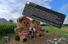 Dwa witacze dożynkowe w kształcie misiów i dzieci