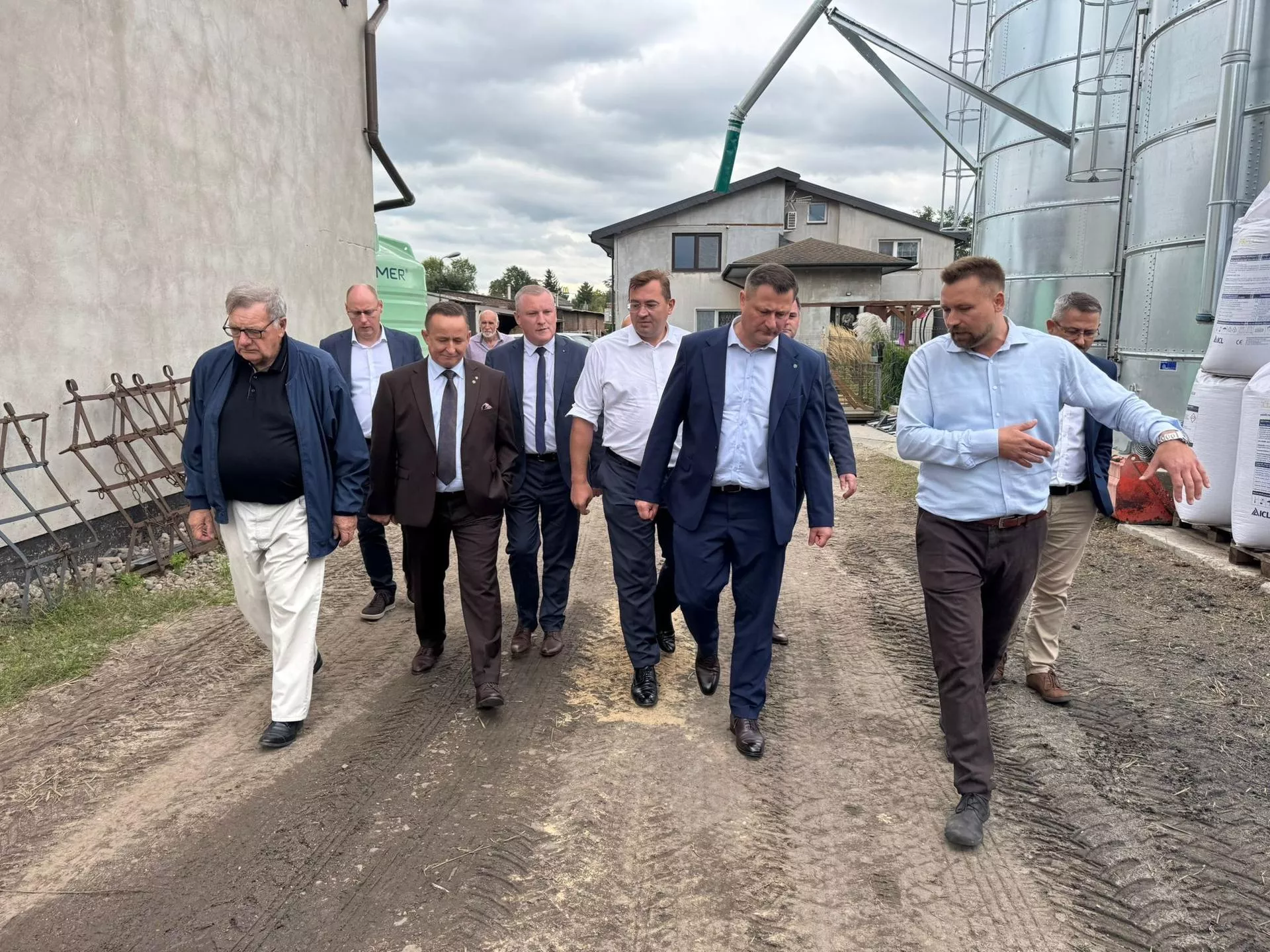 Dopłaty 2026. Minister Krajewski: rolnicy mają czas tylko do jutra