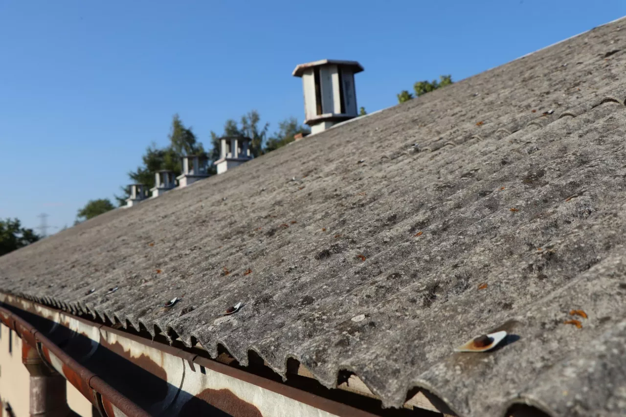 wymiana dachu, eternit, azbest