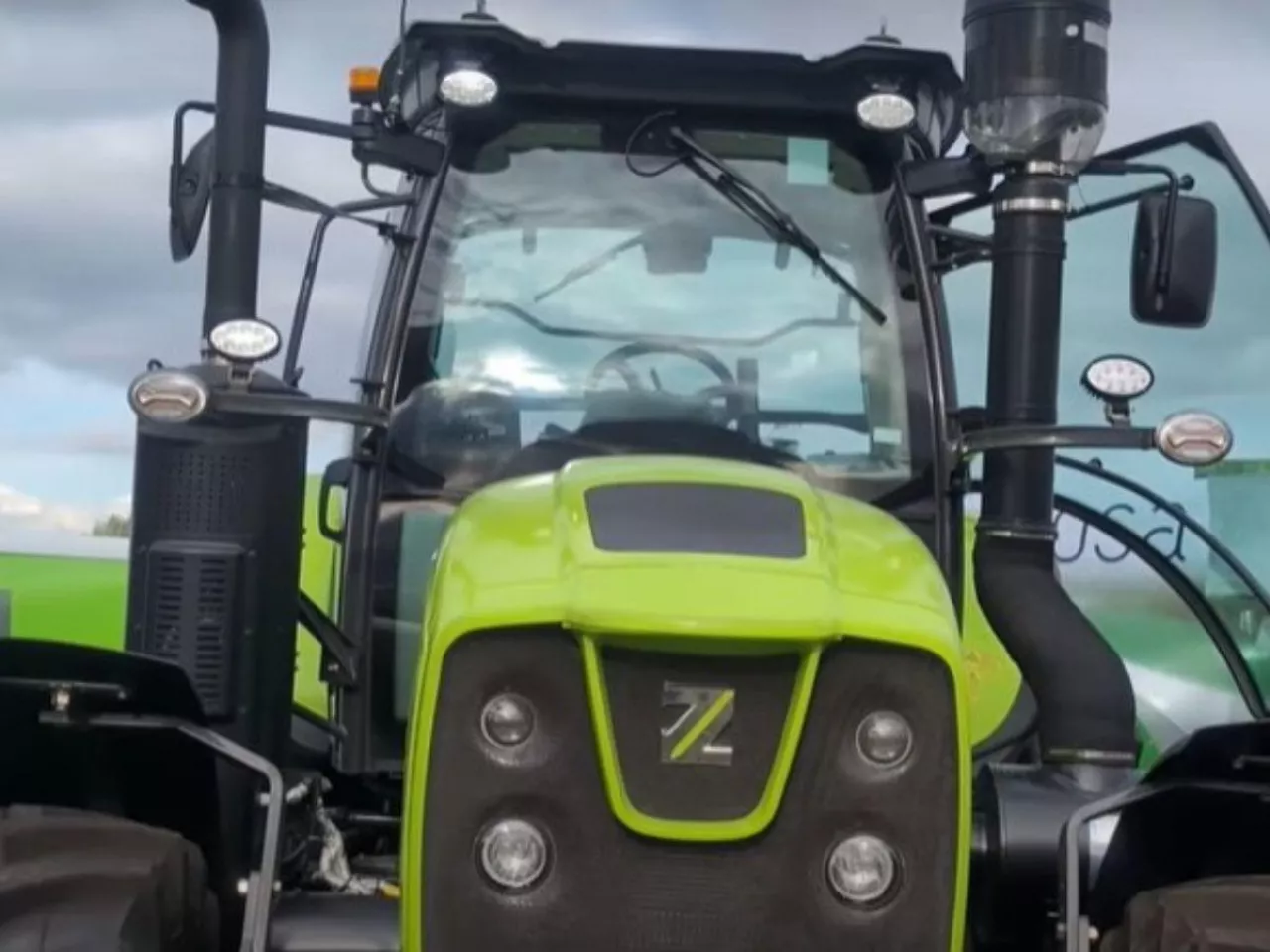 Nowy ciągnik Zoomlion