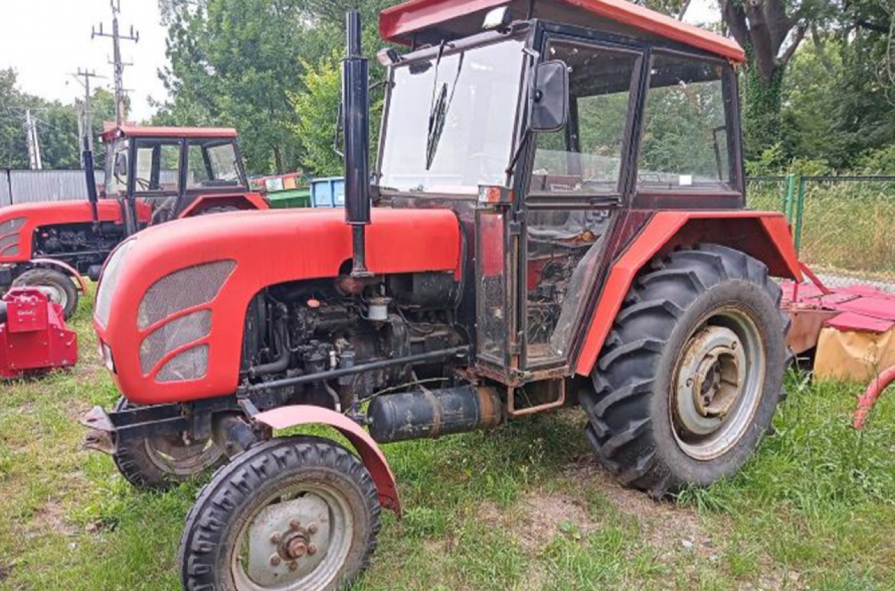 Okazja dla rolników. Gminy wyprzedają ciągniki i maszyny. Za ile?