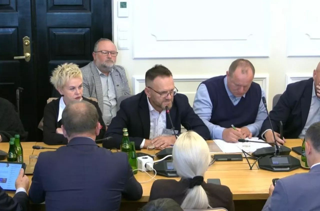 Rolnicy w Sejmie walczą o dopłaty do zbóż. "Żadna roślina nie daje zarobić"