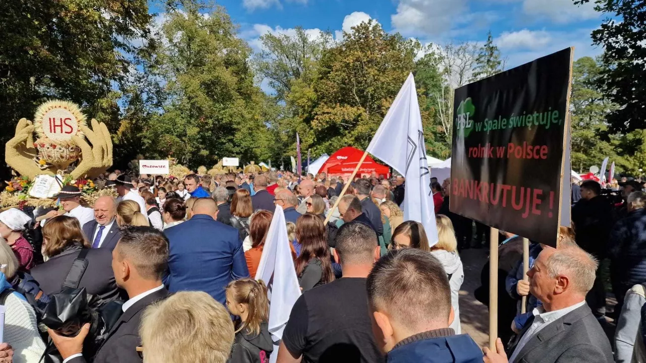 Protest rolników podczas Dożynek w Spale 2025