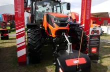 Nowy Kioti HX 1403. Luksusowy ciągnik w zaskakującej cenie [WIDEO]