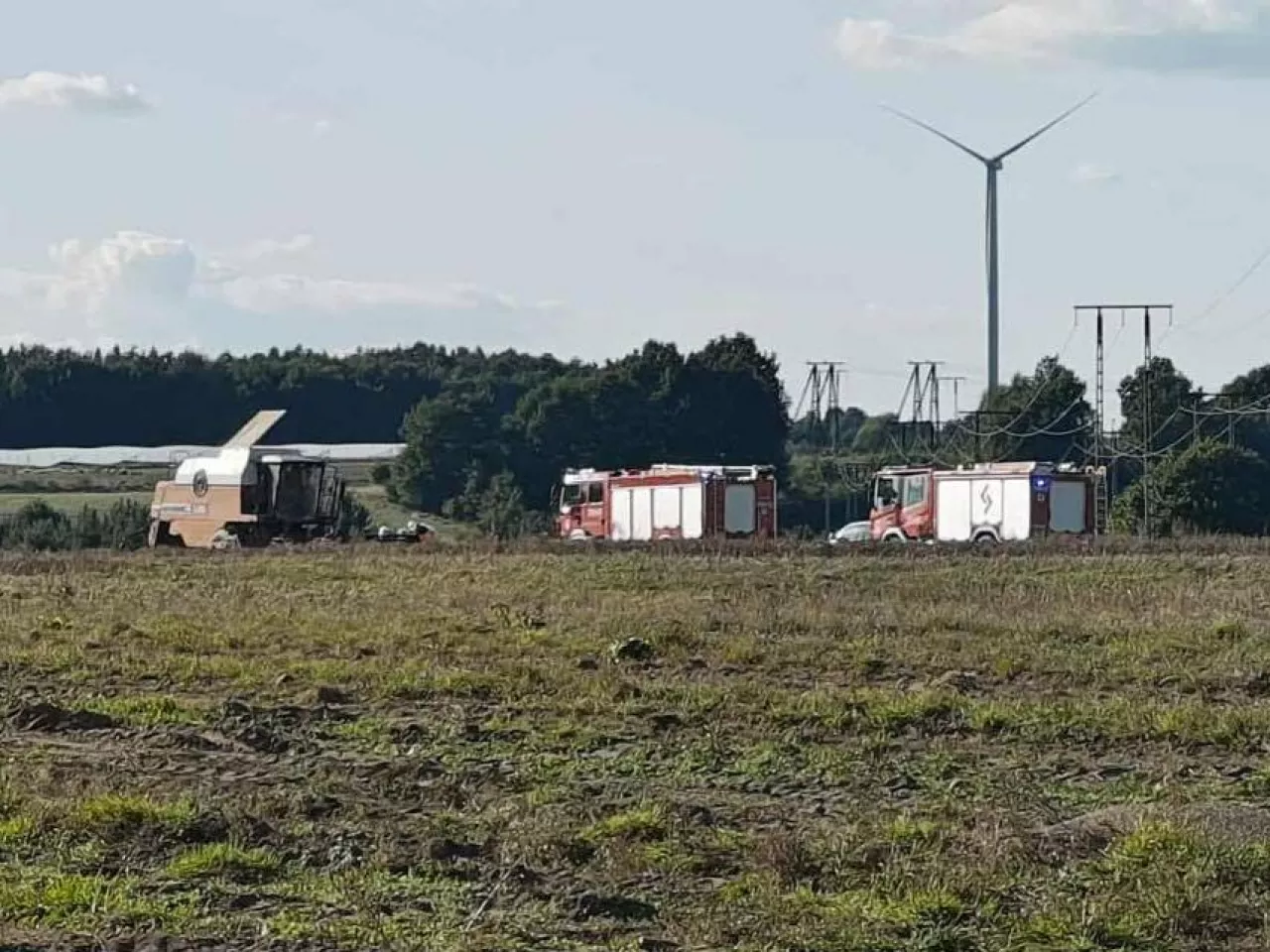 wozy strażackie i sieczkarnia do słomy