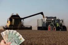 kombajn do zboża, ciągnik Fendt z przyczepą