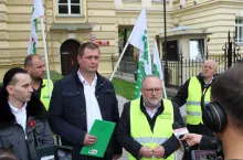 Konferencja związkowców przed KPRM 9 października