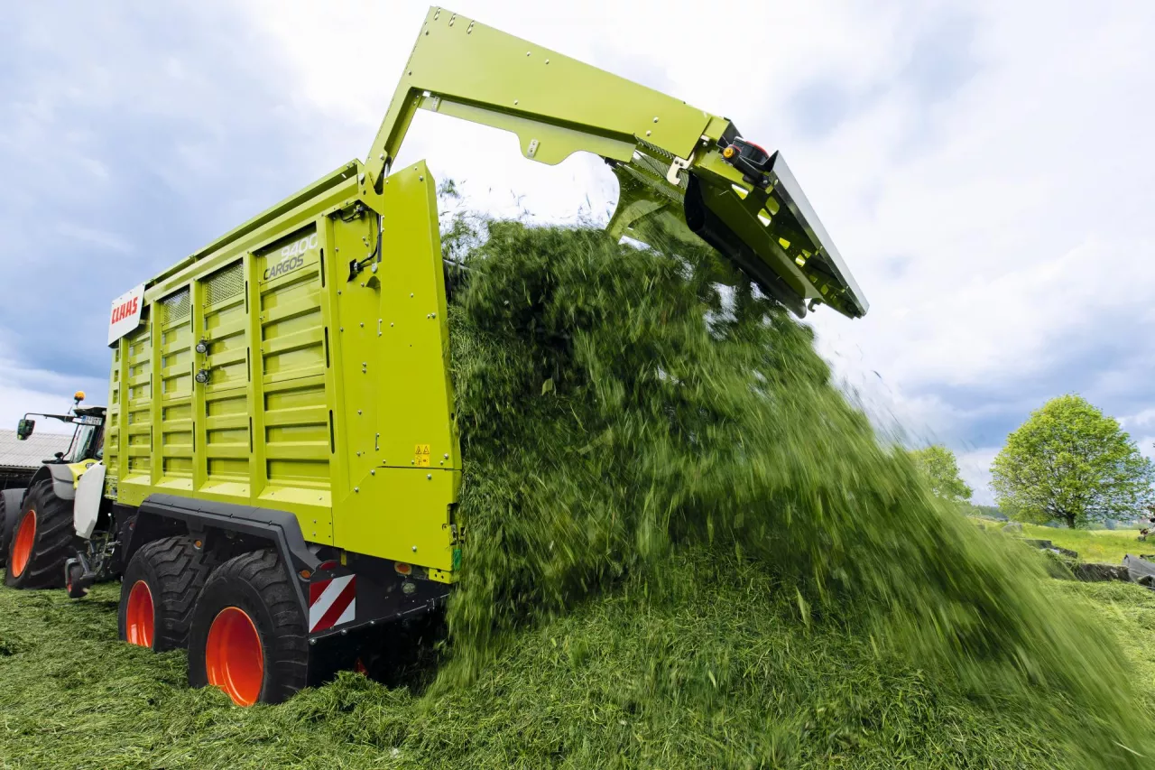 Technika, tap 11/2022, Claas, Fliegl, przyczepa zbierająca