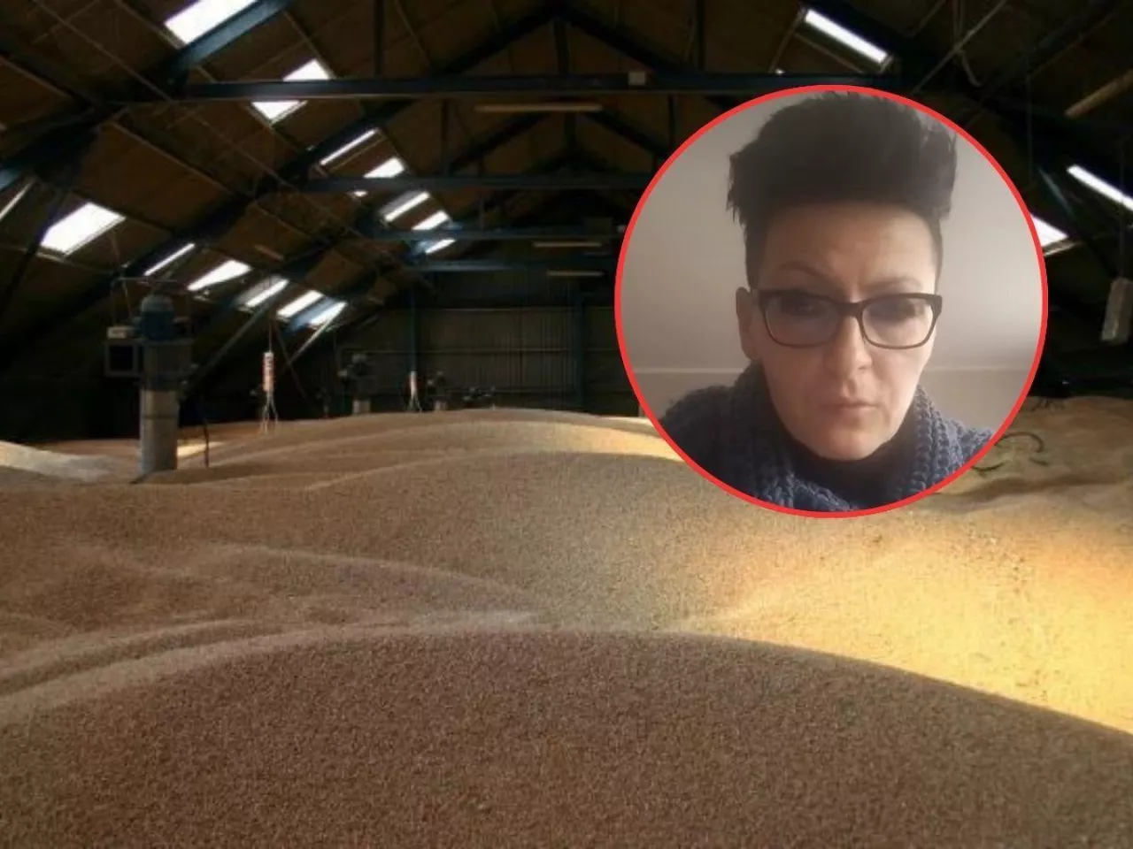 magazyn ze zbożem, twarz rolniczki