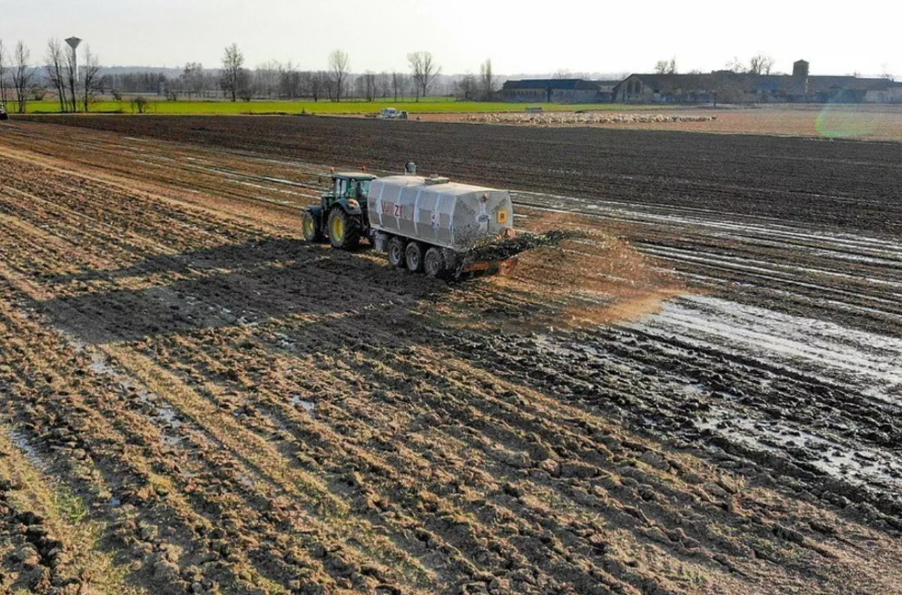 Nawożenie jesienią: do kiedy można wywozić obornik i gnojowicę? Są wyjątki