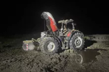 Spalony ciągnik rolniczy