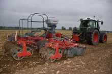 Ares XM przeznaczony jest pod uprawę ściernisk oraz przygotowanie łoża siewnego