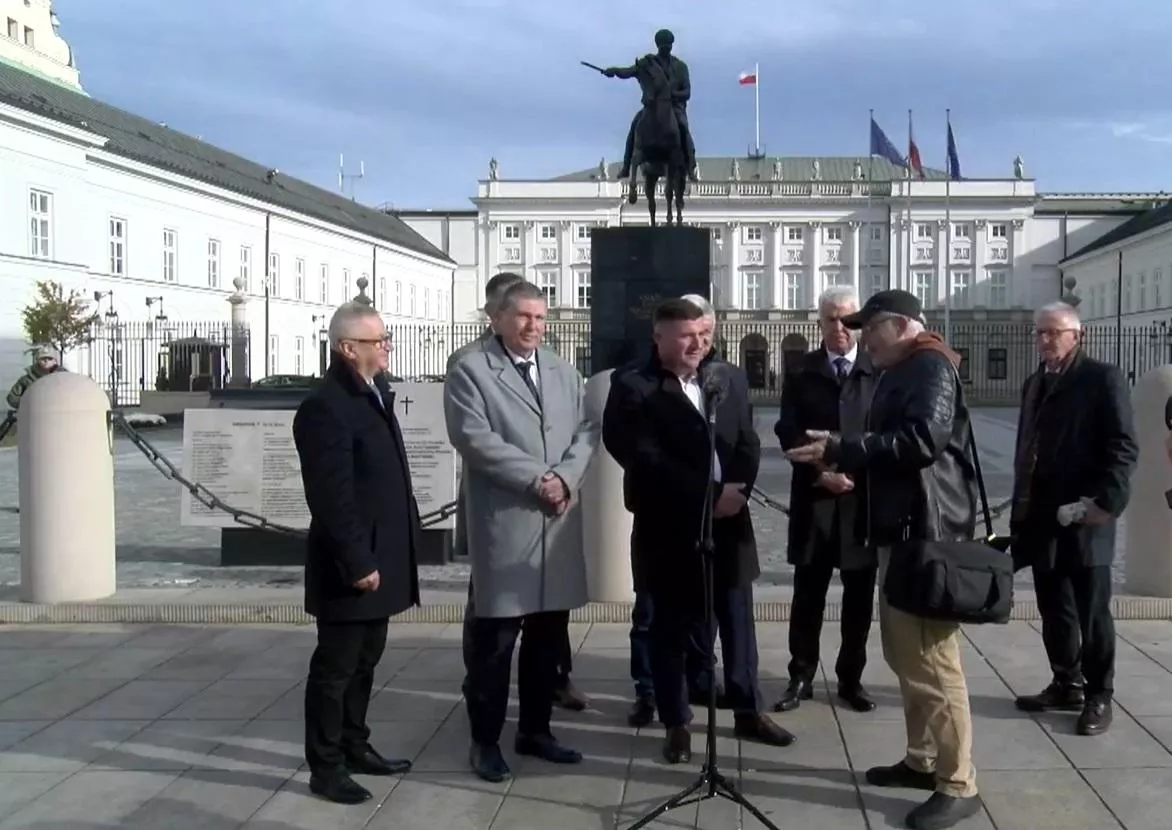 Rolnicy pod Pałacem Prezydenckim. "Za paliwo muszę płacić od razu. A jak sprzedam plony, to czekam miesiącami"