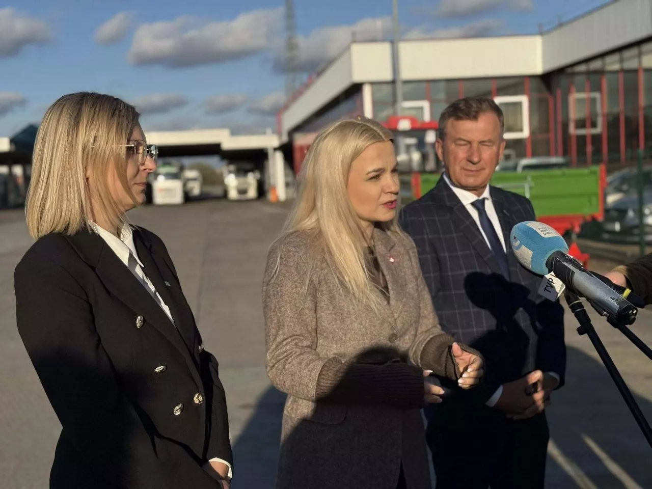 wiceminister Gromadzka na granicy w Dorohusku