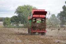 rozrzucanie obornik, kiedy rolnik może nawozić po terminie