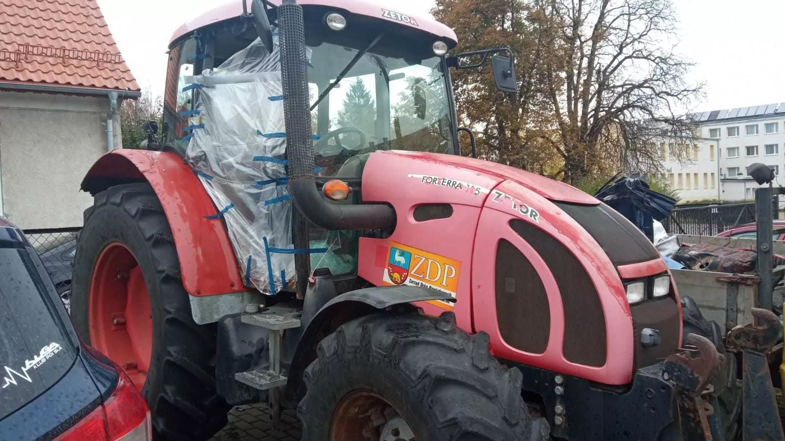 Urzędy wyprzedają ciągniki. Ursus za 10 tys. zł, a jaka cena Zetora?