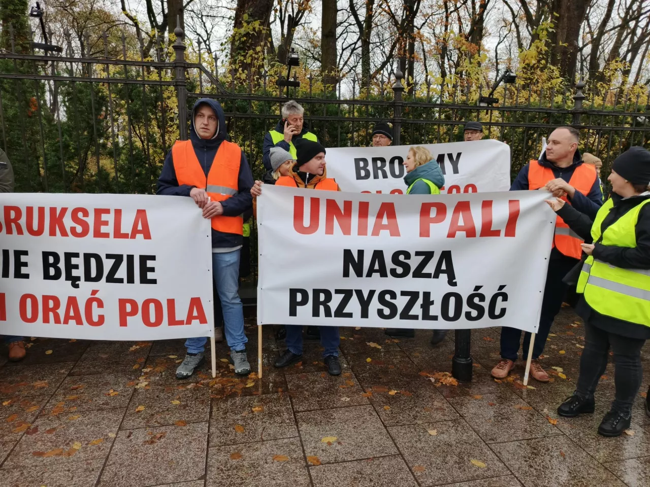 Protest rolników zgromadził ok. 600-700 osób