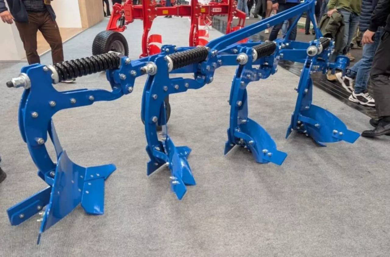 Pług do Ursusa C-360 z Agritechniki. Ile kosztuje i kiedy trafi do Polski?