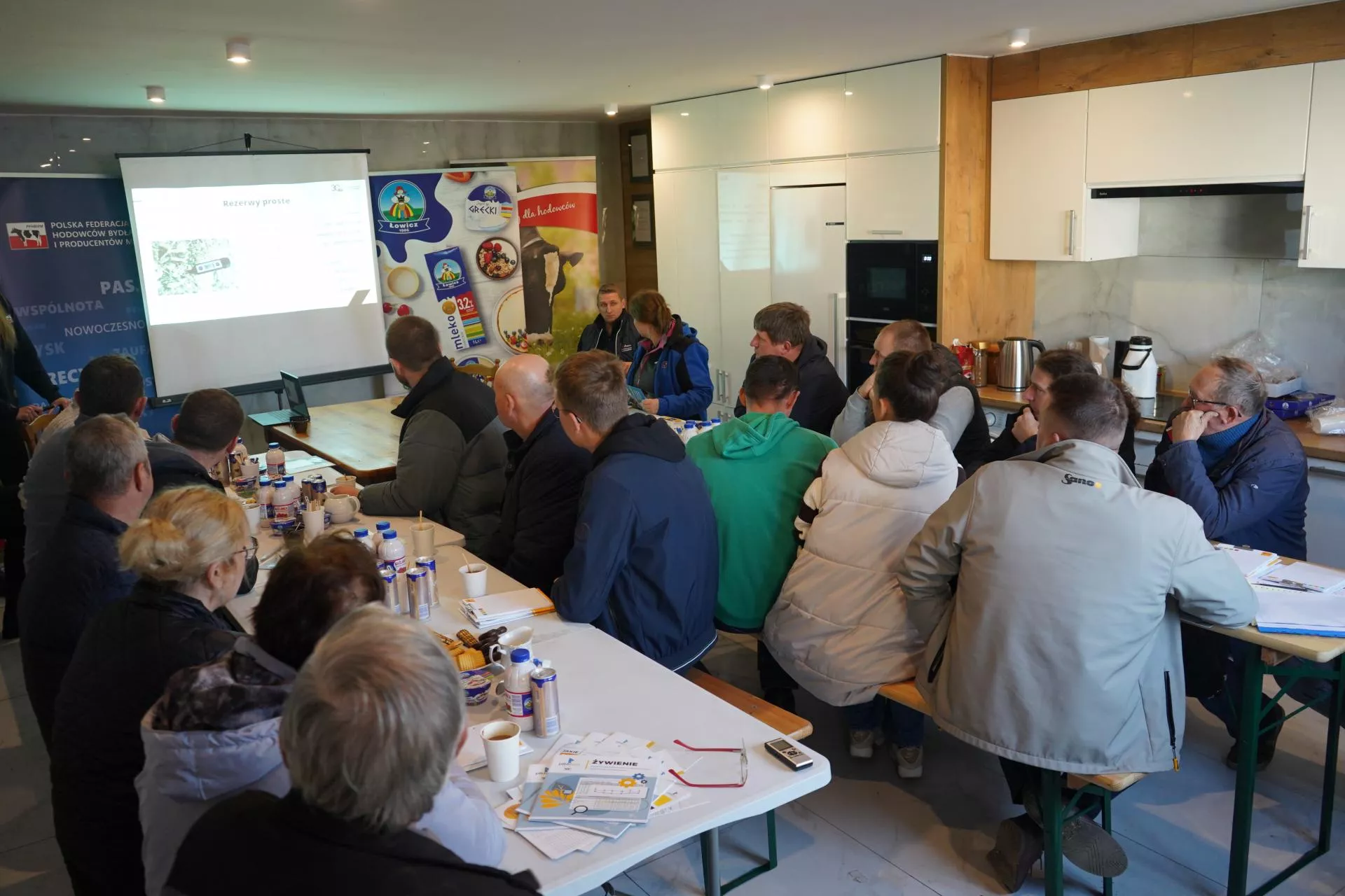 Jak obniżyć koszty produkcji mleka? OSM Łowicz szkoli rolników