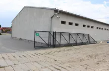 chlewnia otwarta brama